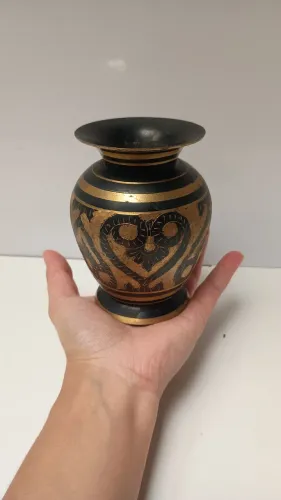 Vaso Indiano em metal  11 x 9 cm