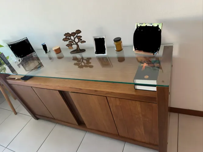 Buffet/Aparador em Madeira com Tampo de Vidro
