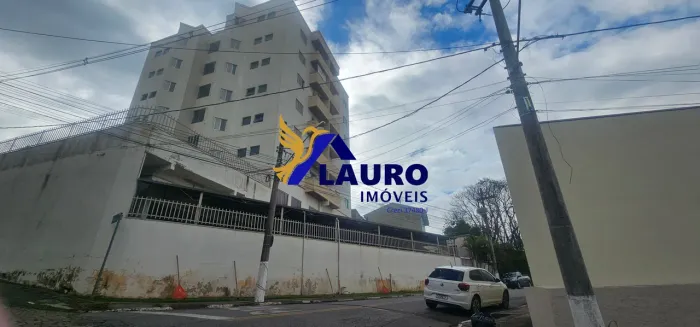 Apartamento à venda em Louveira-SP: 2 quartos, 1 suíte, 2 salas, 1 banheiro, 2 vagas de ga