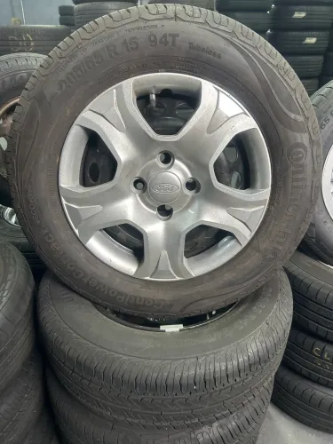 Jogo de rodas de ferro com calotas R15 Ecosport 