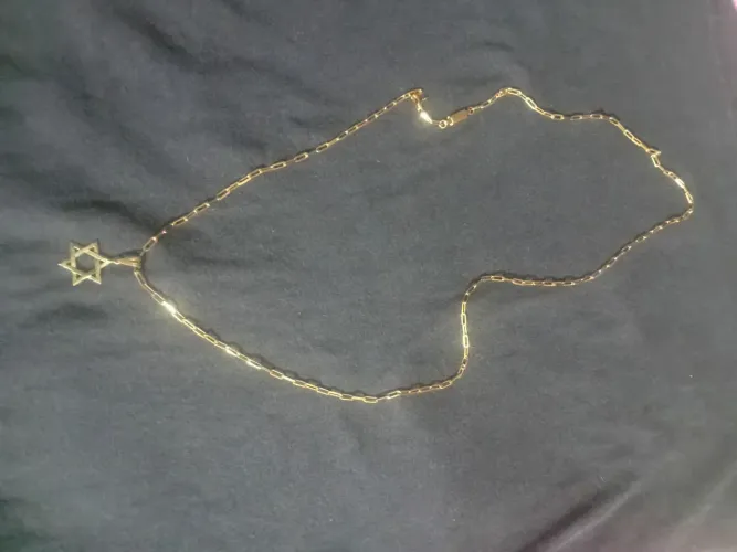 Cordão masculino com pingente de Estrela de Davi dourado*novo*!
