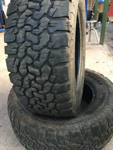 Pneu 265/65-17 (par)