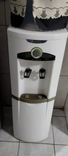Bebedouro de água Esmaltec de coluna