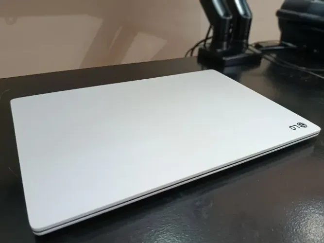 Notebook LG Gram 13U70P - Ryzen 7 4700U - 16GB RAM DDR4 3200 - 500GB SSD