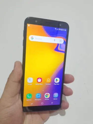 Samsung J4 Core básico 32 Gigas tem trincadinho mínimo mas tá com película nova