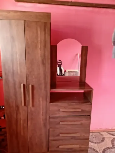 Guarda roupa solteiro com espelho