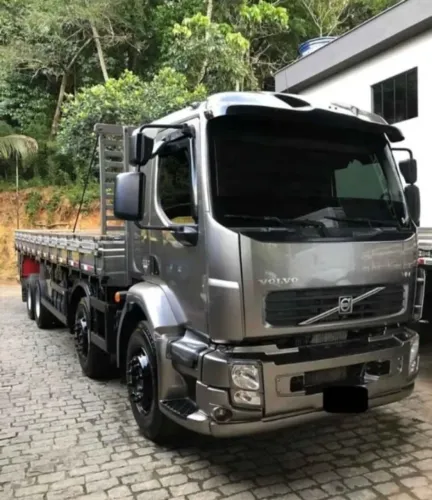 volvo vm 260 8x2 2011 carroceria