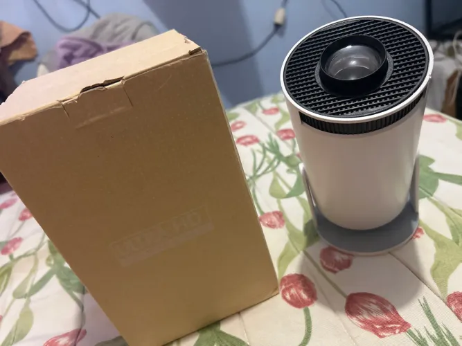 mini projetor portátil inteligente HY300