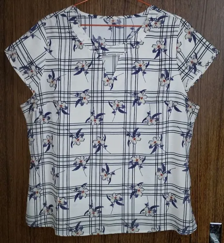 Blusa Feminina Cinza com Pérolas Tamanho 52