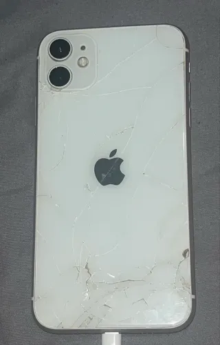iPhone 11 64GB Para Conserto/Peças - R$ 500