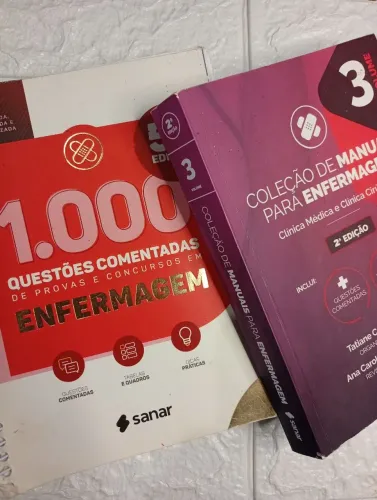Livro de questões comentadas e livro de clínica Médica e clínica cirúrgica da Sanar Saúde