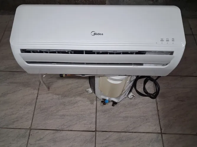 Ar condicionado mideia