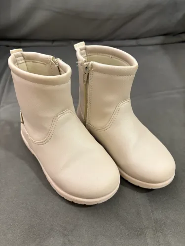 Bota infantil Pampili tamanho 25 BR