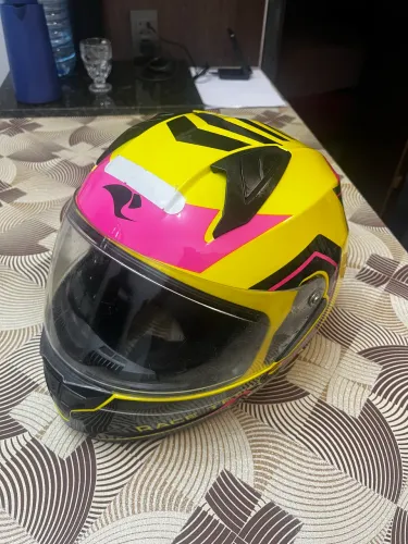 Capacete