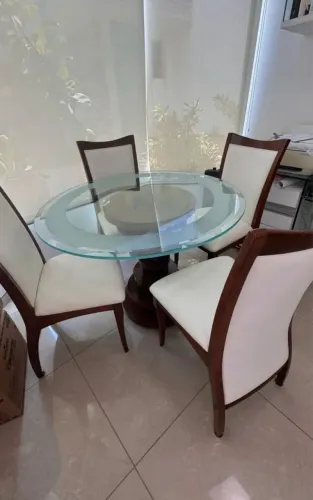 Kit 4 cadeiras de jantar em courino 