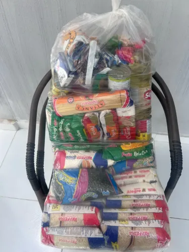 Feira completa + 2 carnes de charque e um vinagre de álcool 