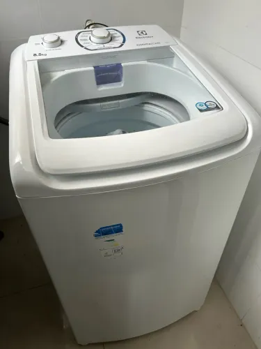 Máquina de lavar roupas em perfeito estado 8,5kg