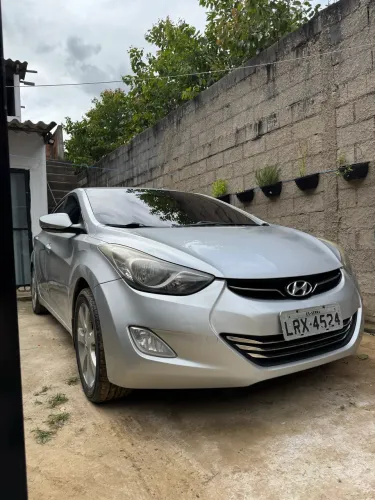 Hyundai Elantra GLS 1.8 16V Aut. 2013