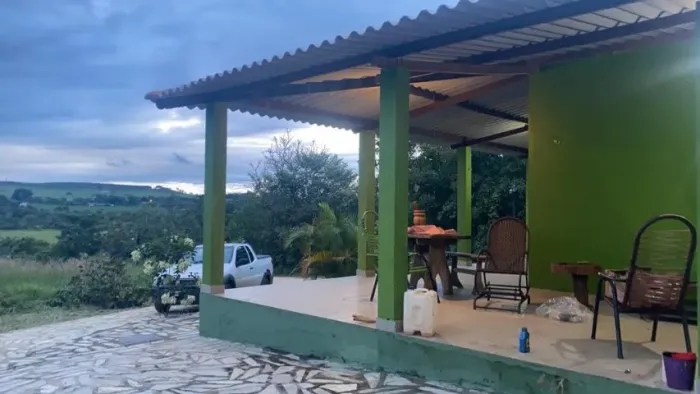 Vendo lindo sitio 5.800 mts em condomínio com casa de 3 qts em olhos d'água Alexânia Go