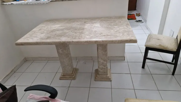 Vendo Mesa de Mármore