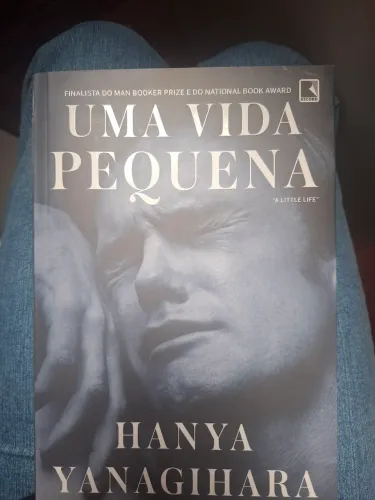 Livro Uma vida pequena de Anya Yanagihara
