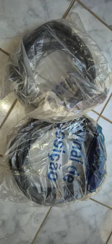 Kit com as 4 borrachas original ford da coluna da porta do new fiesta usado.