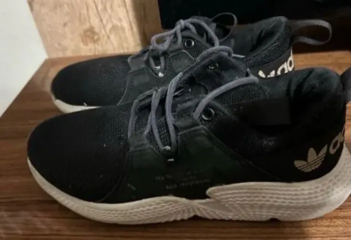Tênis adidas original número 38
