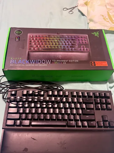 Teclado Razer blackwidow tournament edition chrome v2