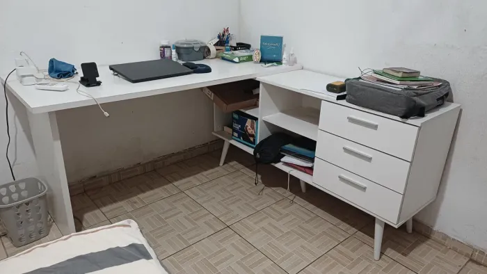Mesa de Escritório / Escrivaninha