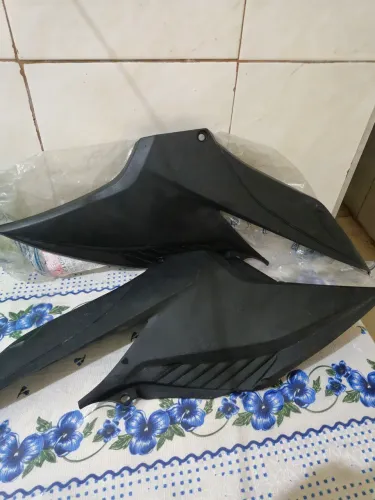 Par de tampa Lateral CB 300 até 2013