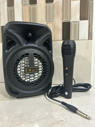 Kit karaokê com 1 microfone com fio 