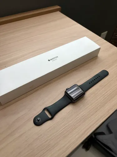 Apple Watch Series 3 42mm Space Gray Aluminum Black Sport (GPS)