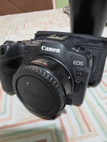 Camera Canon Mirroles R8 full frame + 4 baterias
