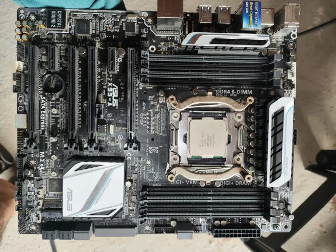 Kit Placa-mãe ASUS X99-A + Intel Core i7-6850K 3.60GHz (LGA 2011-v3)