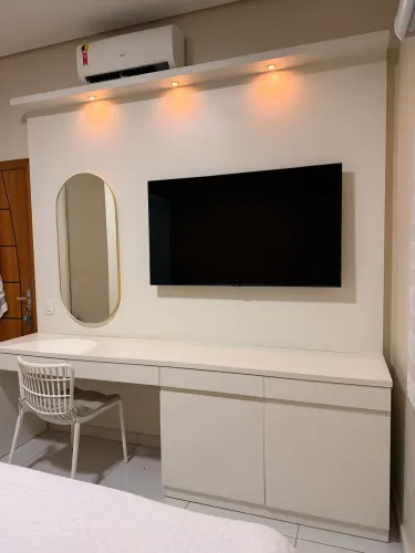 Home, escrivaninha e penteadeira em MDF