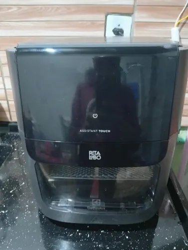 Vende se uma Air fryer Oven Eletrolux 