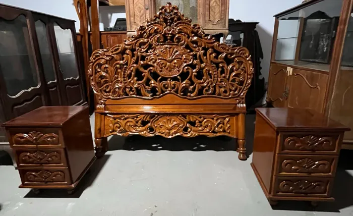 Cama de casal de madeira pura