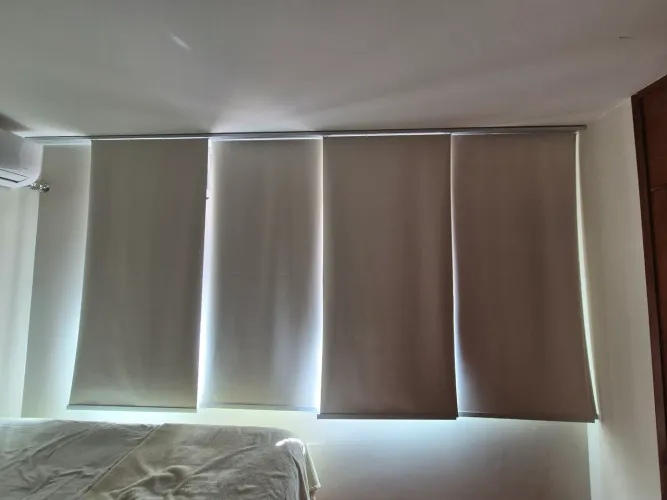 Persiana Painel Europa Blackout - 3,74m x 1,82m - Impecável