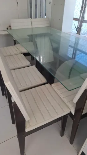 Mesa de vidro 8 cadeiras para vender rápido 