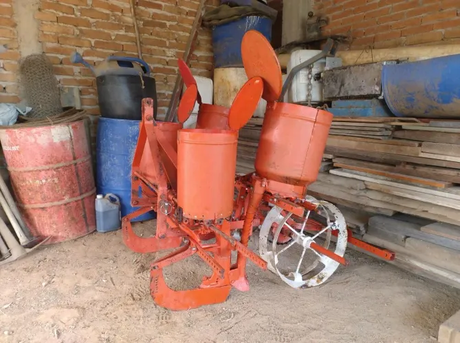 Plantadeira de trator