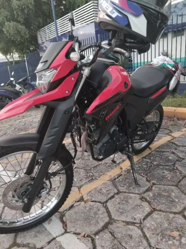 Vende Lander 250XTZ vermelha