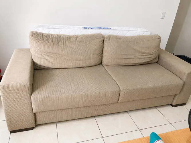 Sofá Três lugares 