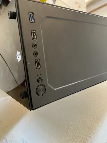 Gabinete Gamer RGB com vidro Temperado-Moderno e espaçoso