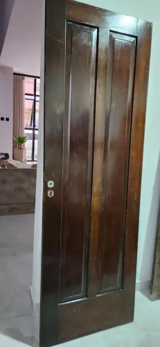 Portas de madeira maciça