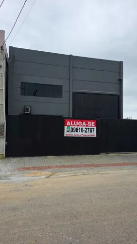 Alugo Galpão