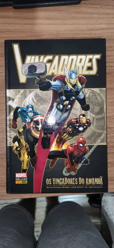 Vingadores - Os Vingadores do Amanhã (Marvel Deluxe, capa dura)
