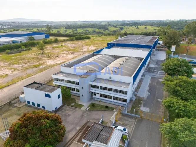 Galpão 7032 m² 4 docas Sorocaba/Castello Branco