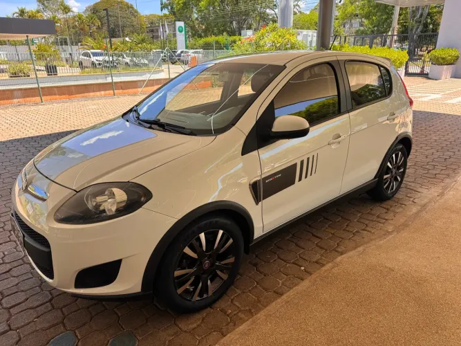 Fiat Palio Sporting 1.6 Flex 16V 5P 2014