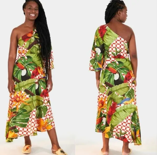 Vestido Farm Um Ombro Só, em viscolinho. Estampa: Desejo Tropical. Tamanho: P. 