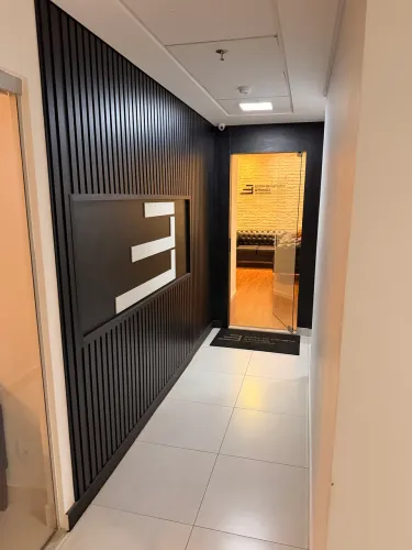 Oportunidade Única no Edifício QQS Tower Office: Escritório Premium "Porteira Fechada"